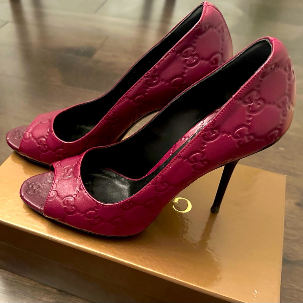 Gucci Women's Leather High Heel Pump Size 39.5